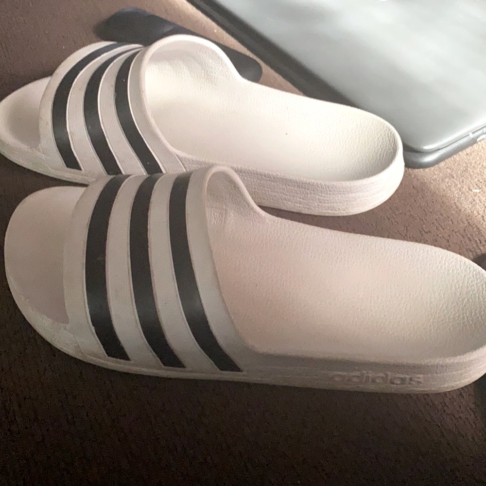 Adidas slide